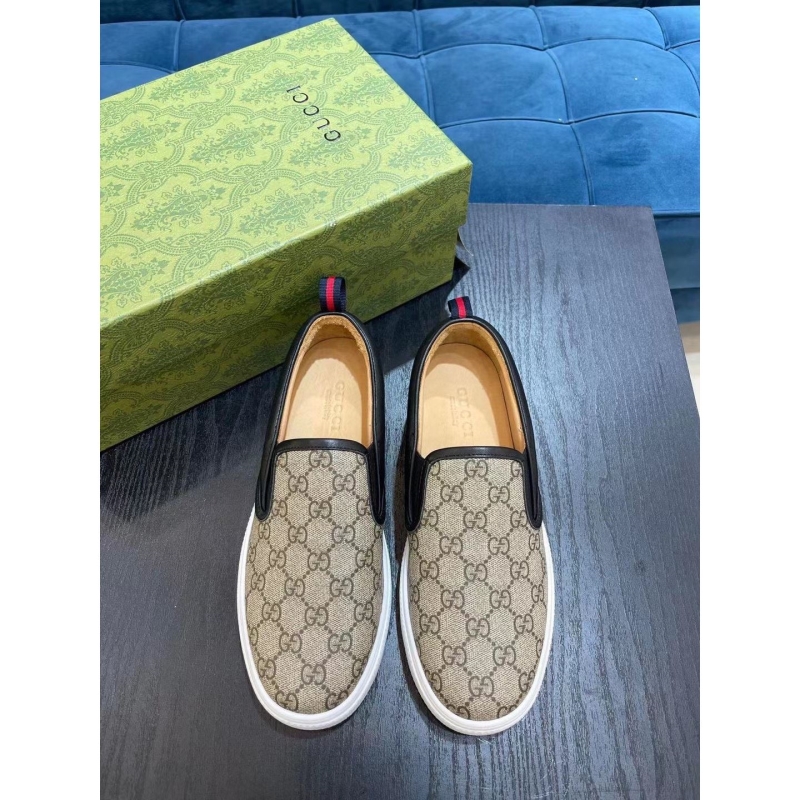 G*u*i casual shoes